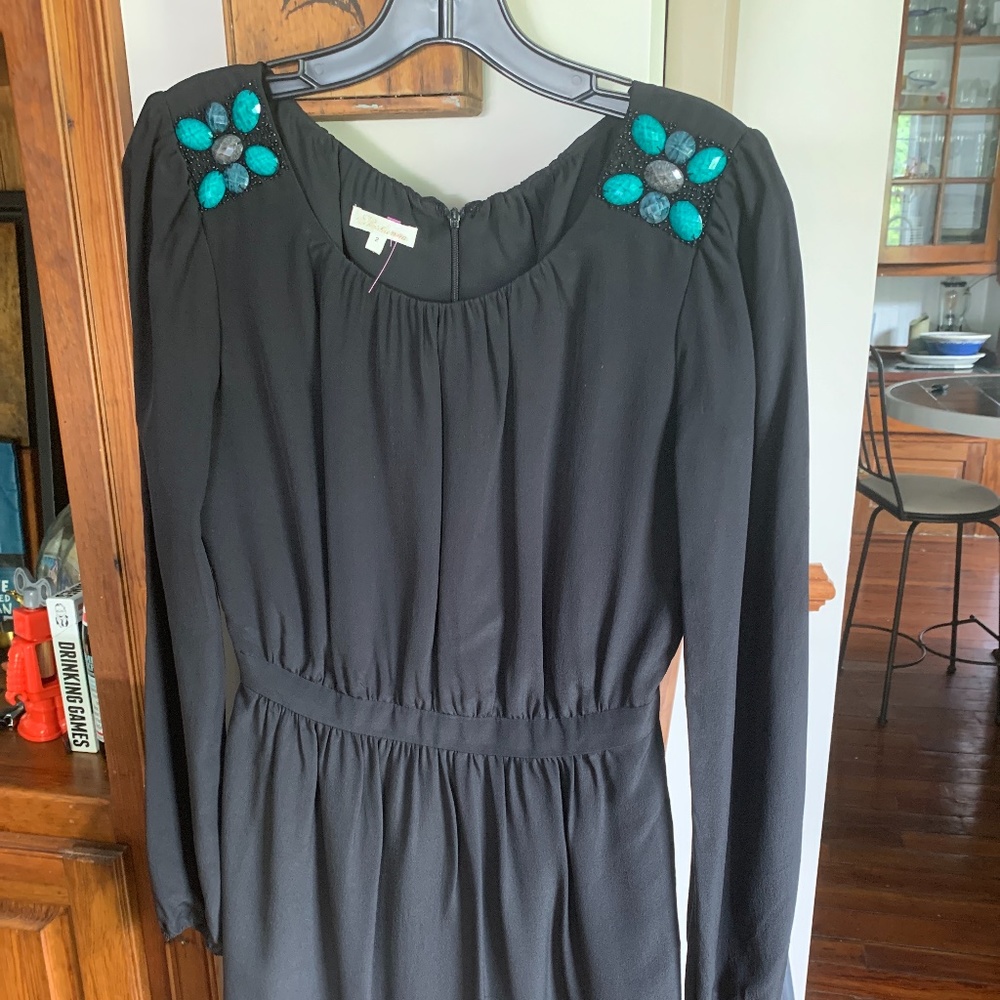 Gorgeous shoshanna silk dress . Worn 1x.‎ Retail 209